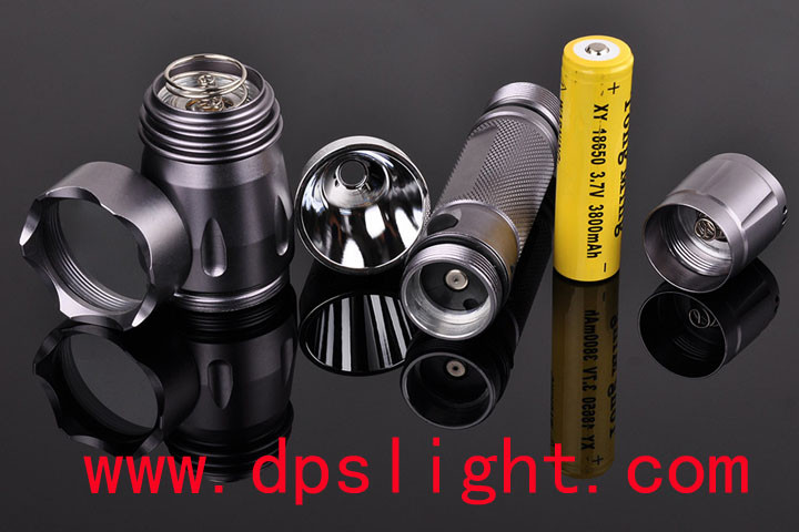 DipuSi LED แบบชาร์จไฟไฟฉายไฟฉายซูม Y9