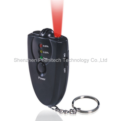 Tester แอลกอฮอล์ในลมหายใจพวงกุญแจ Breathalyzer ดิจิตอลที่มีฟังก์ชั่นไฟฉาย