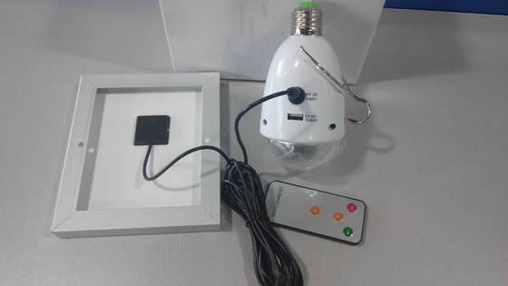 แคมป์ / อ่าน 2V / 6W LED พลังงานแสงอาทิตย์ไฟฉุกเฉินด้วยเครื่องชาร์จ USB