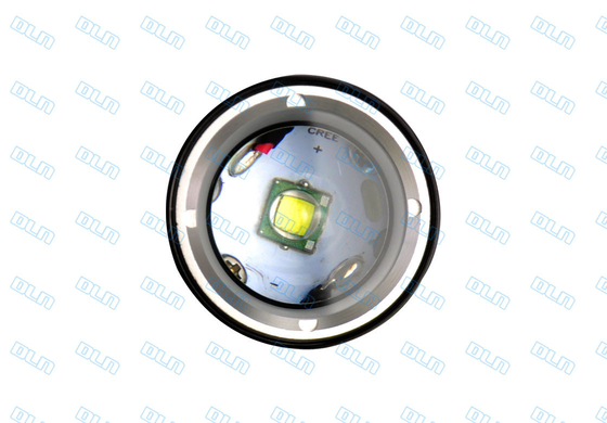 อลูมิเนียม D10U Zoomable ดำน้ำไฟฉาย 680 Lumens ด้วยเลนส์ Aspheric LED