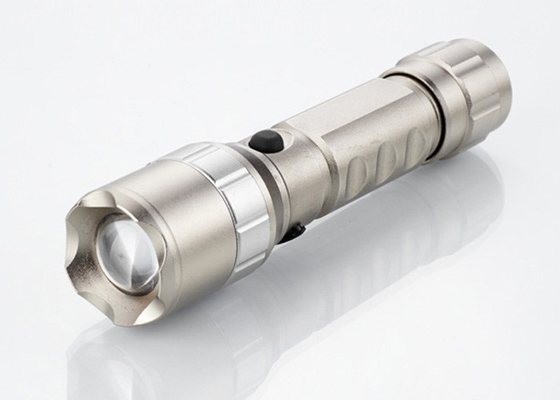 กระเป๋า 180lm ไฟฉาย LED แบบชาร์จไฟ 5W ไฟฉาย zoomable สำหรับการตั้งแคมป์